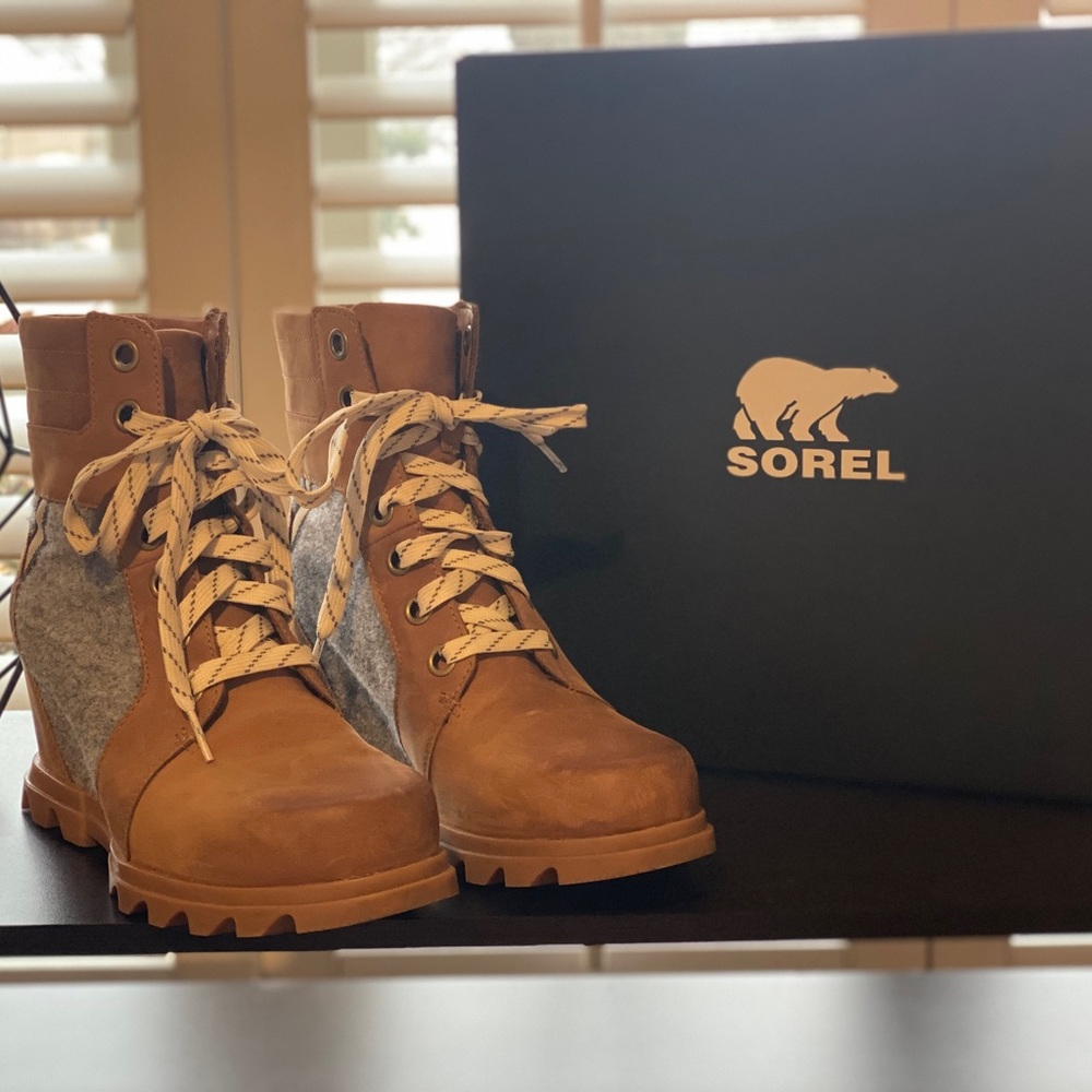Sorel Joan of Arctic Wedge III Lexie Color is Taffy